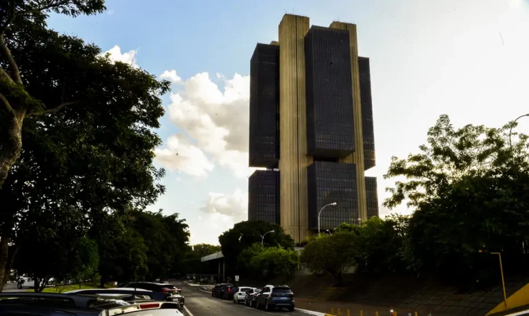 banco_central_mcajr_abr_0104222282_0-768x459 Vai Vendo Brasil Portal de Notícias