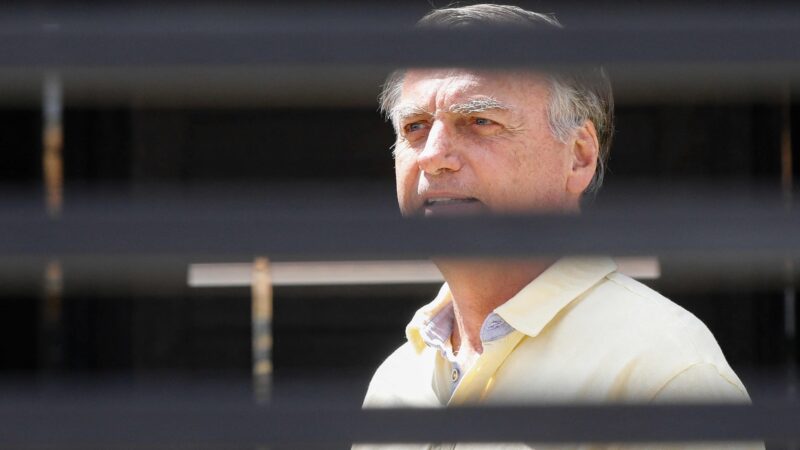 Ex-presidente Jair Bolsonaro é preso na manhã deste sábado (22) por ordem de Alexandre de Moraes