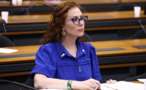 Carla-Zambelli-300x185 Vai Vendo Brasil Portal de Notícias