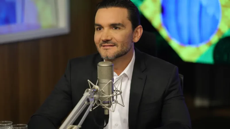 União Brasil decide expulsar ministro Celso Sabino da legenda