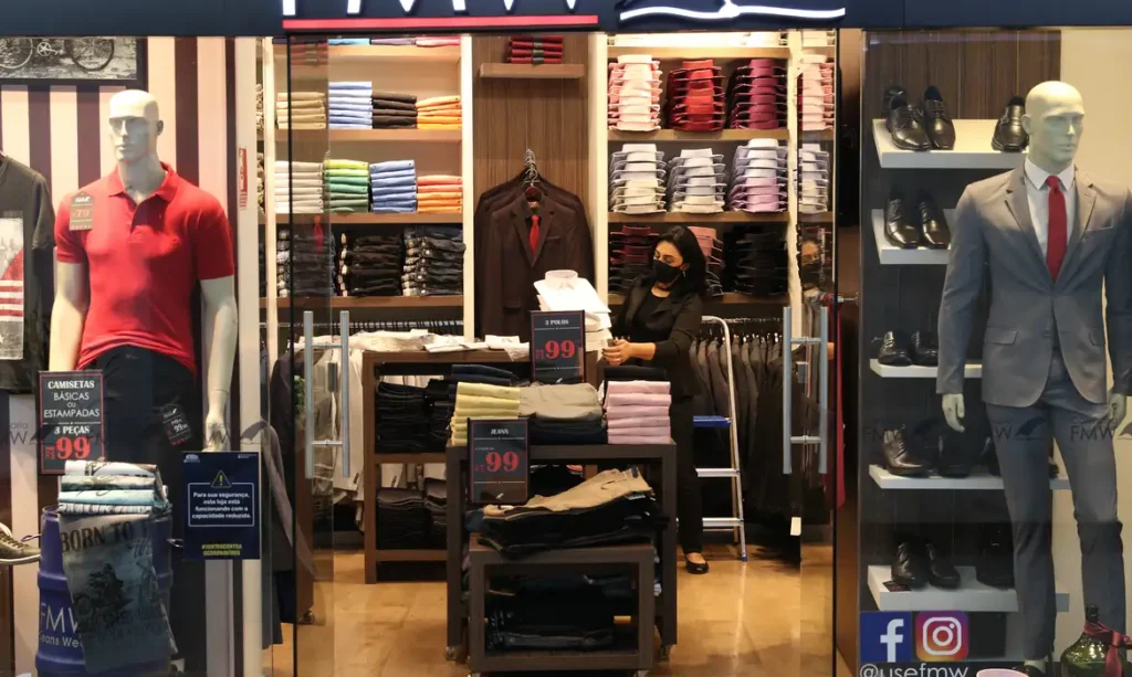 reabertura_do_comercio_em_sao_paulo_fase_de_transicao_rvrsa_abr_190420212801_1-1024x613 Entenda os direitos do consumidor para trocas de presentes de Natal