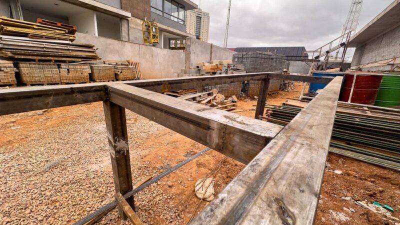 Construção civil: alta carga tributária é empecilho maior que taxas de juros