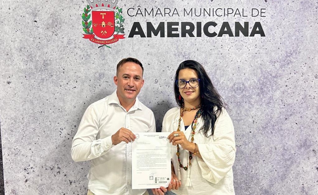 Leo-e-Juliana-CM-Americana Presidente da Câmara de Americana, Léo da Padaria, recebe proposta de criação da Escola do Legislativo