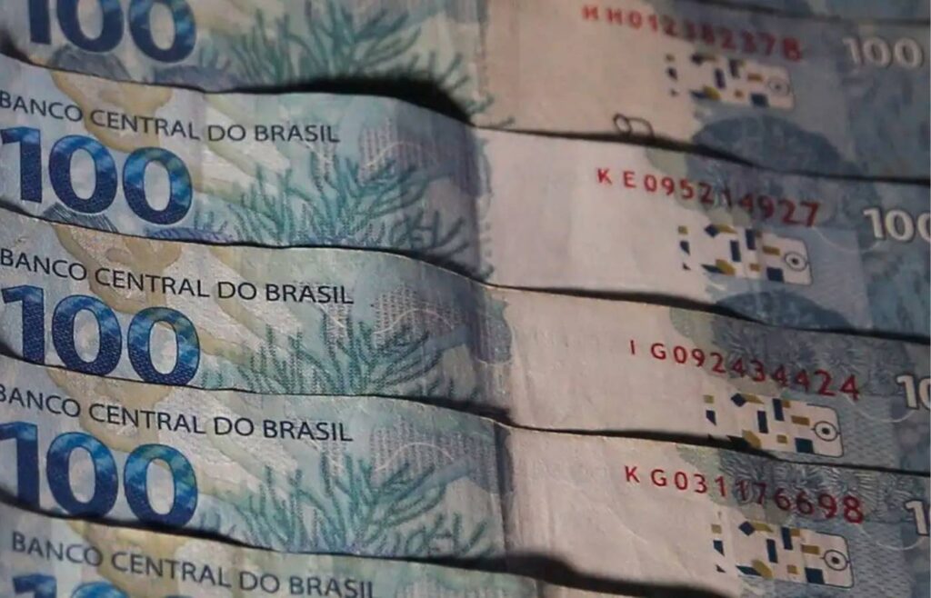 dinheiro-1024x658 Gastos públicos superam R$233 bilhões no início de 2026