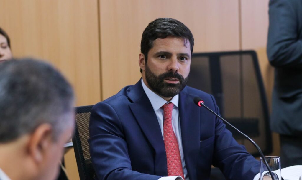 novo-ministro-1024x613 Demissão de Lewandowski abre espaço para Manoel Carlos de Almeida Neto assumir interinamente o Ministério da Justiça