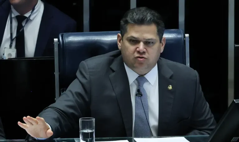 Alcolumbre-768x459 Vai Vendo Brasil Portal de Notícias