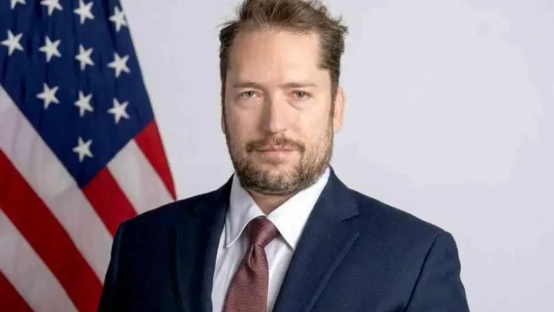 Bolsonaro pede autorização para receber assessor de Trump na prisão