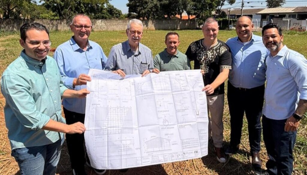 Leo-Quadra-Esatadual-1024x583 Léo da Padaria celebra construção de quadra poliesportiva no Jardim Alvorada