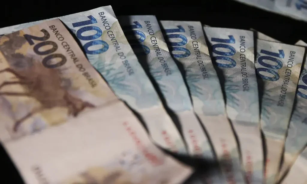 real_moedadinheiro_jfcrz_abr_1701220046_1-1024x613 Dívida Pública sobe 2,31% em fevereiro e supera R$ 8,8 trilhões