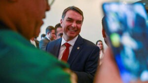 flavio-Bolsonaro-300x169 Vai Vendo Brasil Portal de Notícias