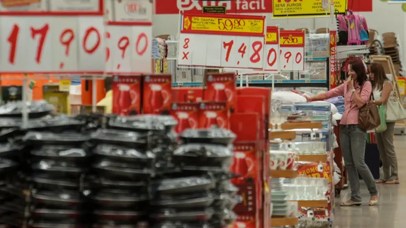 Mercado eleva previsão da inflação para 4,36% este ano