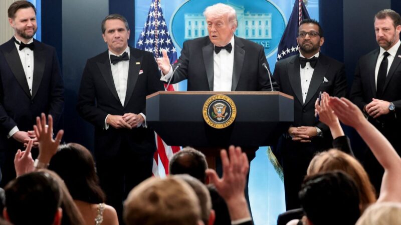 Tiros interrompem jantar de Trump em Washington
