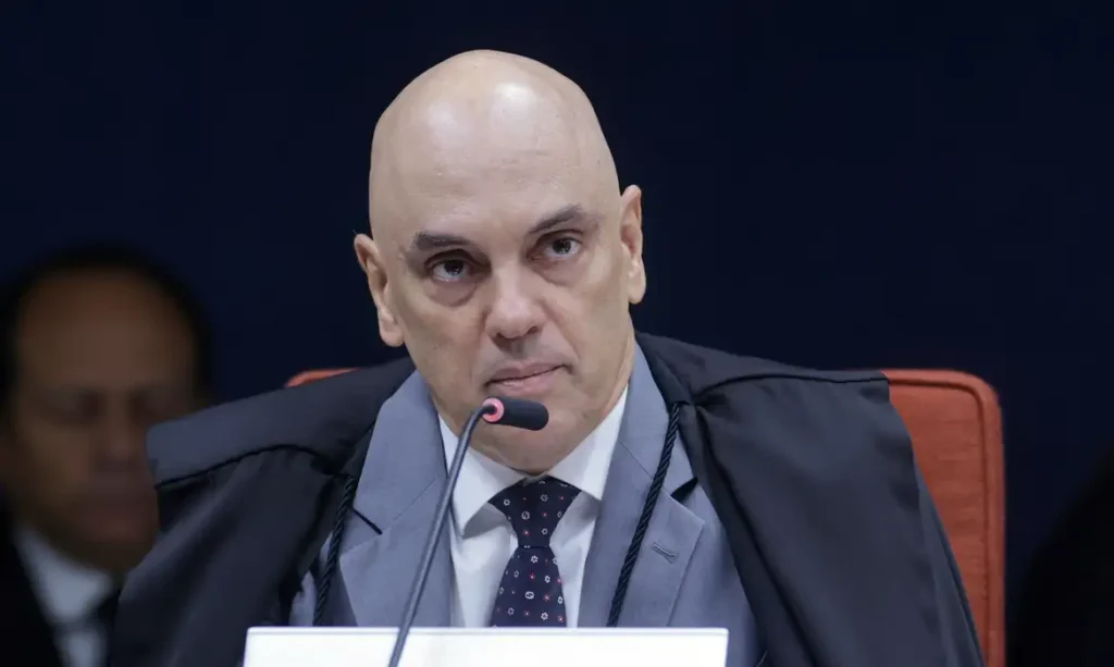 54854490395_c87ce092a7_o-1024x613 Moraes pede parecer da PGR sobre incluir Jair e Flávio em inquérito