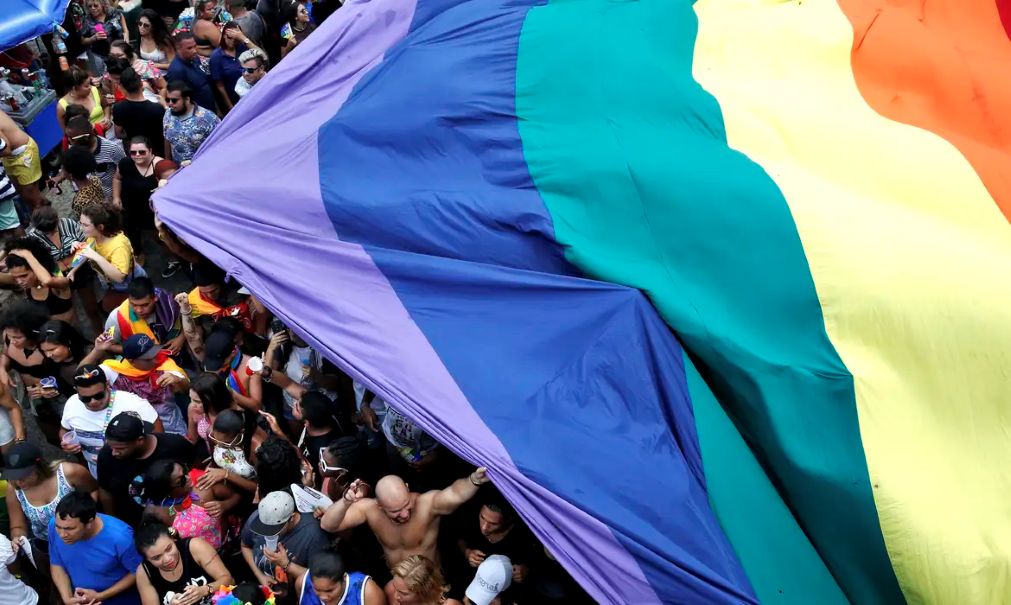 Imagem-Bandeira-GLBT Vai Vendo Brasil Portal de Notícias
