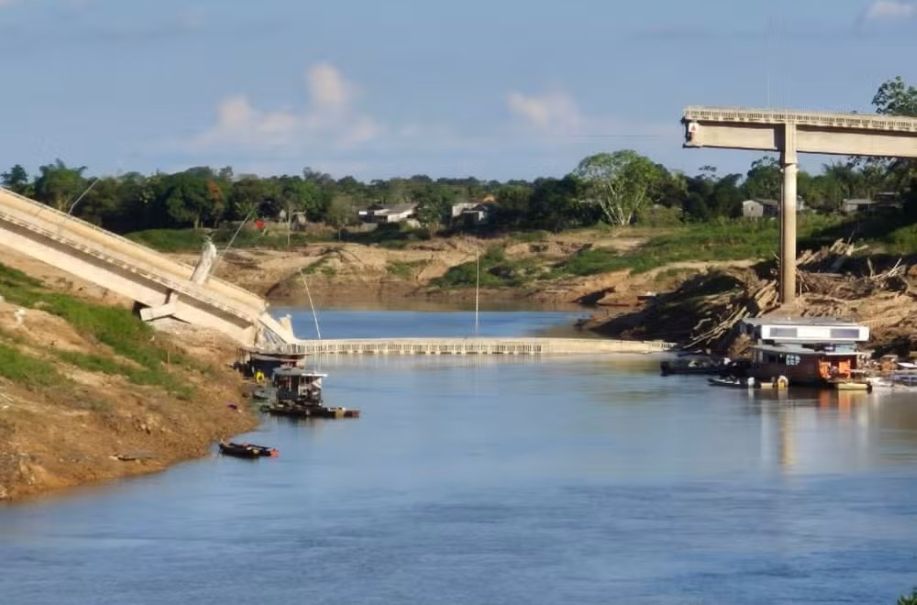 Ponte-Sena-Acre Ponte de R$ 36 milhões desaba no Acre e deixa quatro feridos