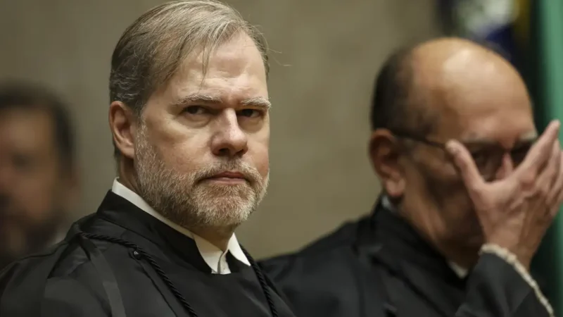 Toffoli toma posse no TSE e diz que Justiça não decide eleição