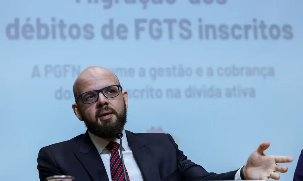 pzzb4128_0-1024x613 Procuradoria da Fazenda Nacional passa a cobrar dívidas com o FGTS
