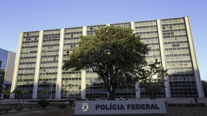 Polícia Federal faz operação para conter lavagem de dinheiro do PCC
