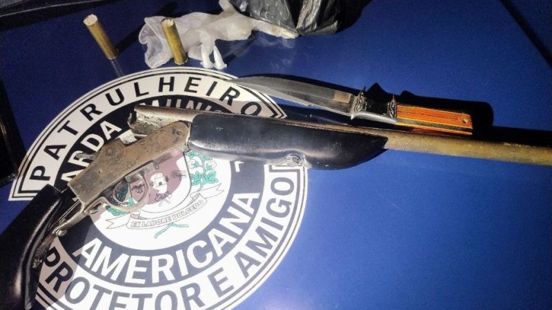 Homem é preso com espingarda artesanal e cocaína em Americana